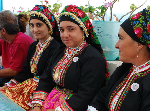 karpathos-frauen-in-tracht2